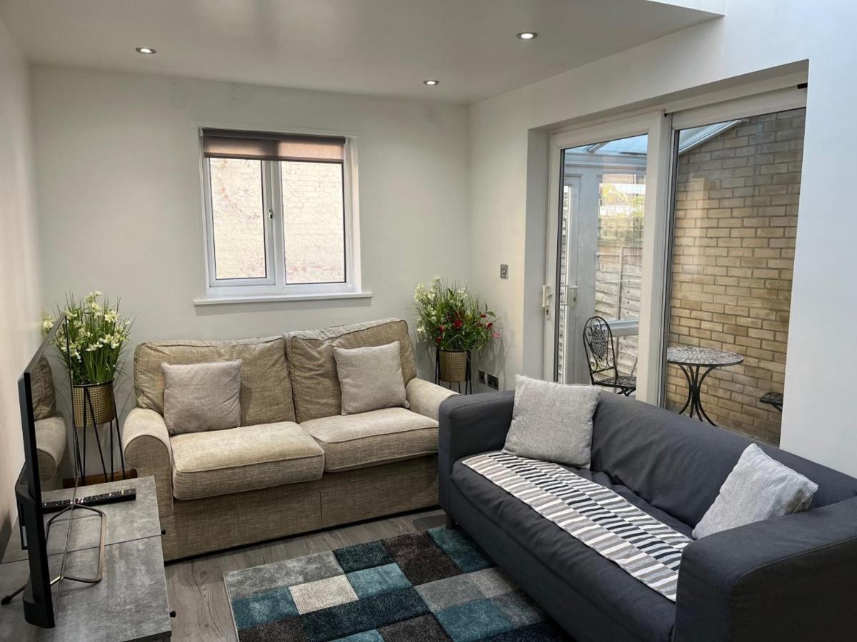 Three Bedroom House In Tooting By Star * Londen